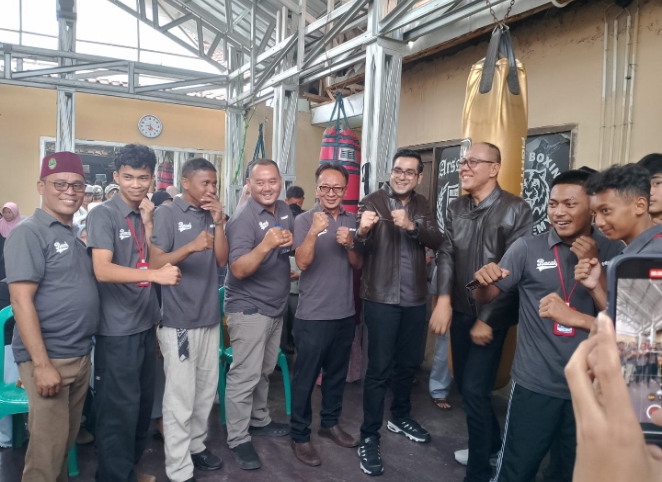 Semarak HUT RI ke-80 Tiger Boxing Academy Gelar Sunatan Massal dan Santunan