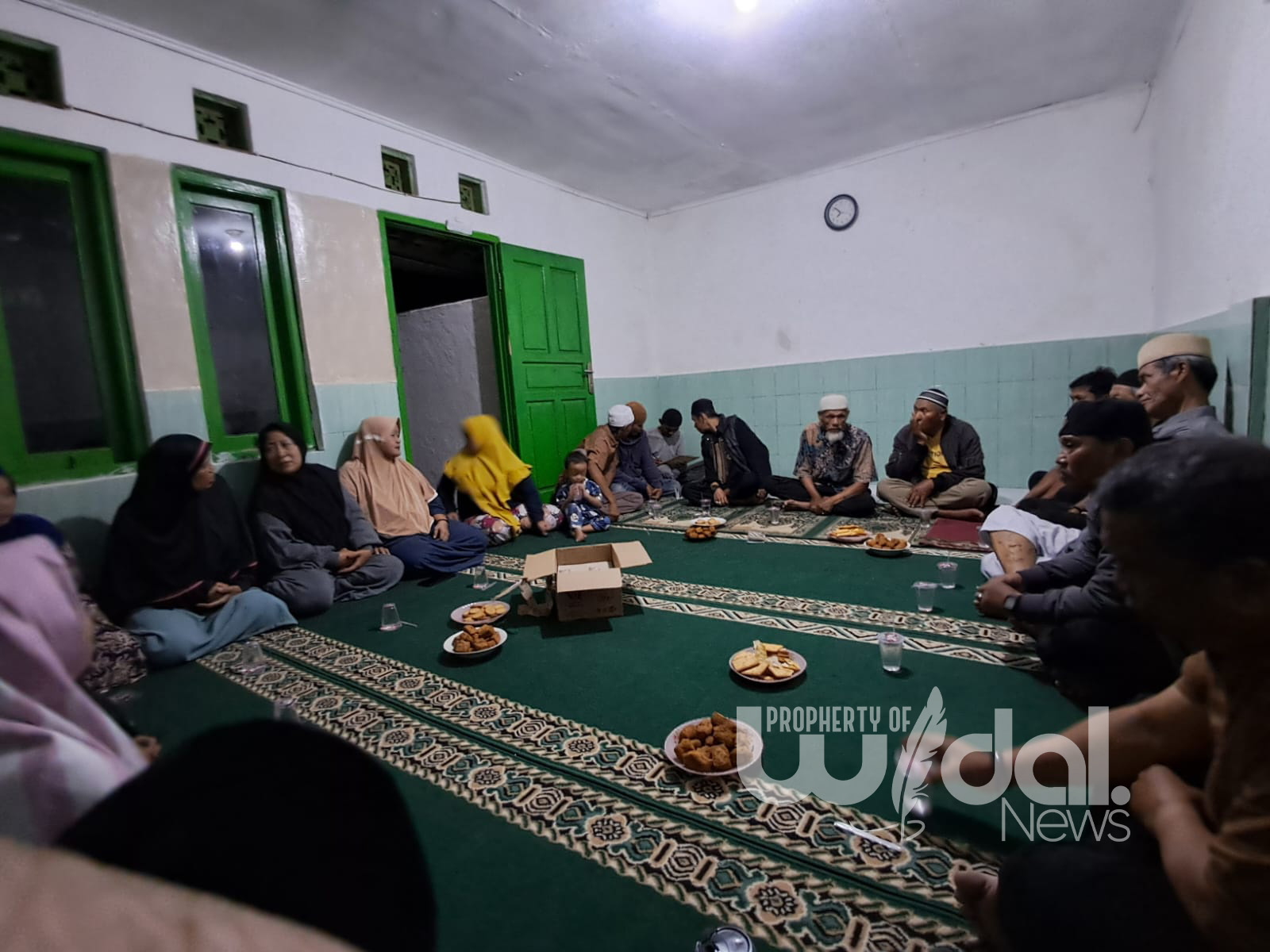 WARGA RT 04 RW 06 KELURAHAN TIPAR GELAR REMBUG, SEPAKATI PEMILU KETUA RT PENGGANTI ALM. KETUA SEBELUMNYA